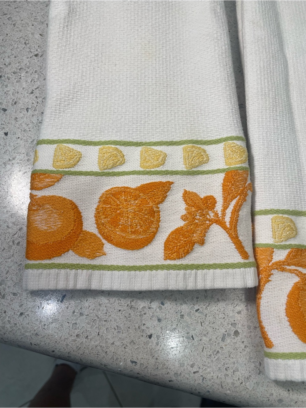Vintage White Kitchen Towels with Embroidered Orange Citrus Border - Picture 4 of 10